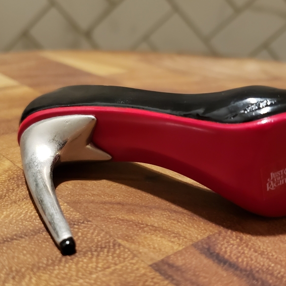 Just the Right Shoe, Love Hurts 25176, 2002 - Picture 10 of 10